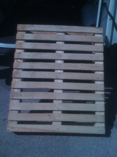 gallery/palletizing/international_wooden_pallet_2_2106.jpg