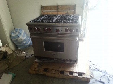 gallery/palletizing/palleting_commercial_stove_1_2286.jpg